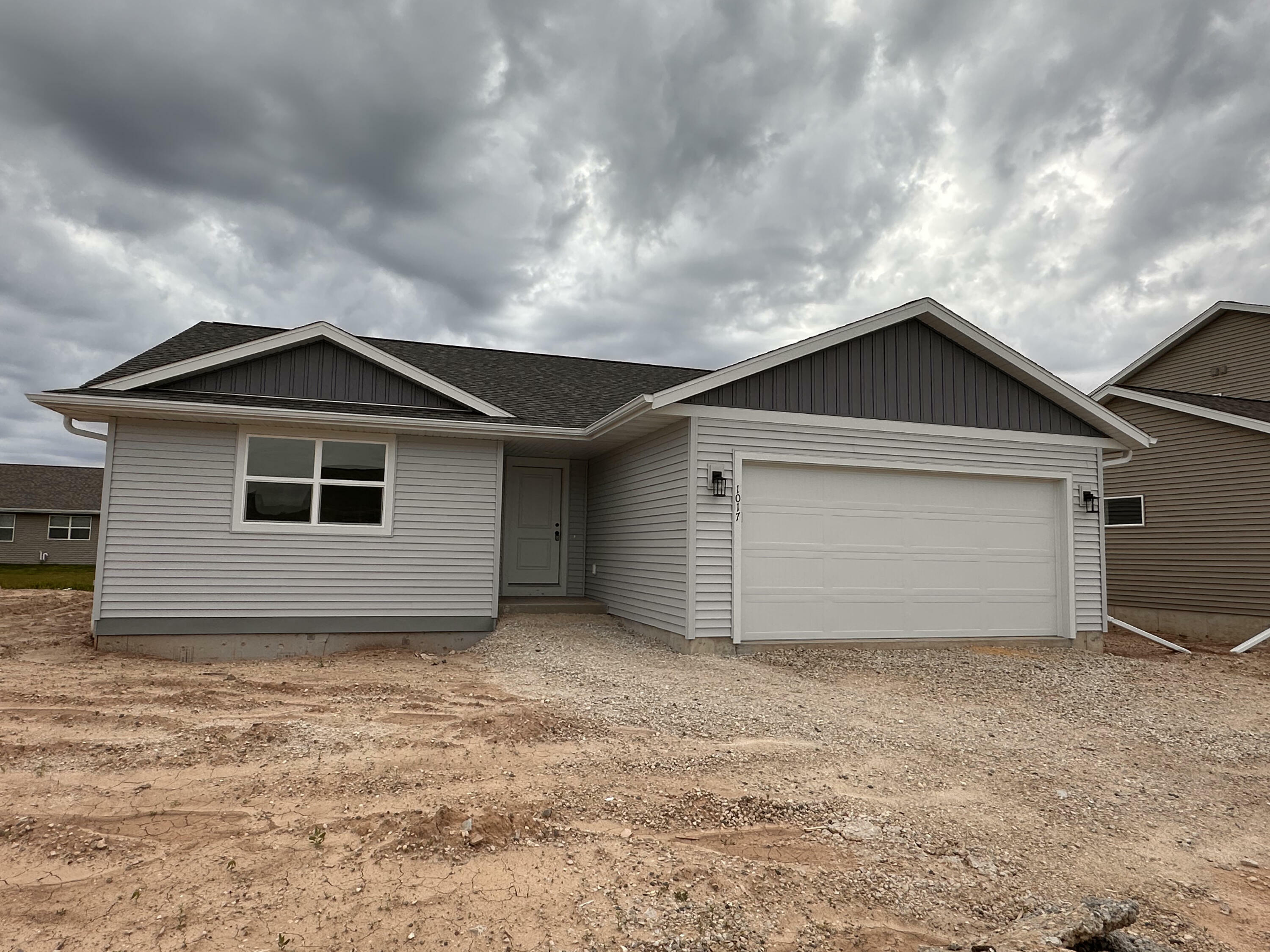 Property Photo: 1017 McNish Ct WI 53085