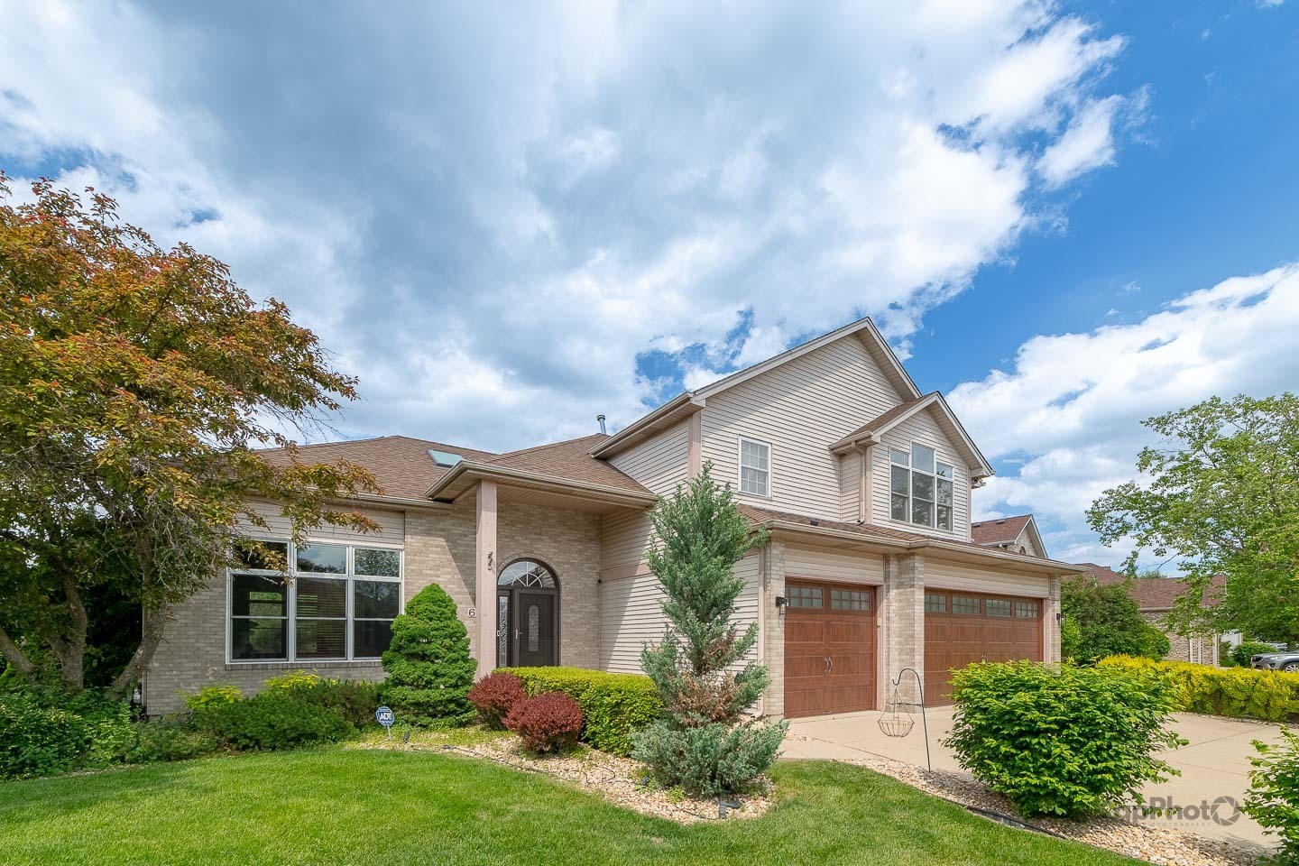 Property Photo: 674 Goldenrod Drive IL 60440