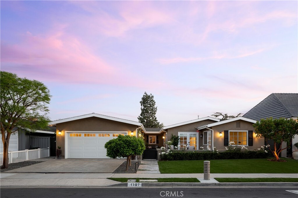 1307 Oxford Lane  Newport Beach CA 92660 photo
