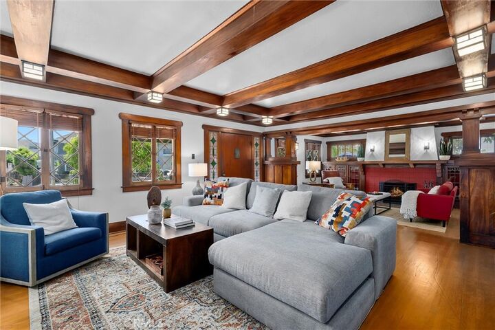 Property Photo:  4039 W 7th Street  CA 90005 