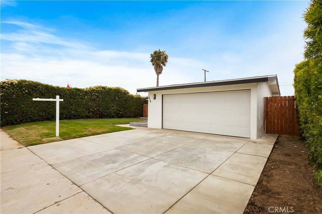 Property Photo:  414 Markton Street  CA 90061 
