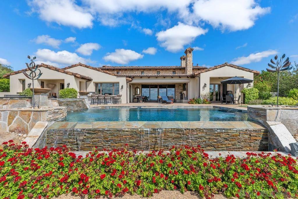 Property Photo: 8411 Run Of The Knolls CA 92127