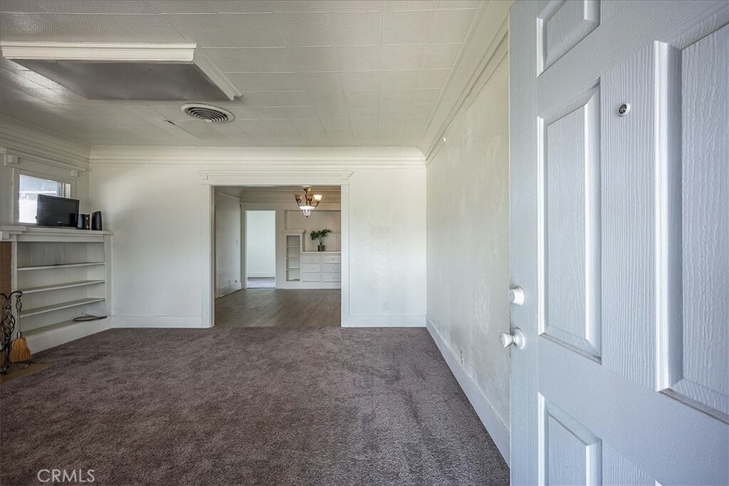 Property Photo: 1372 N E Street CA 92405