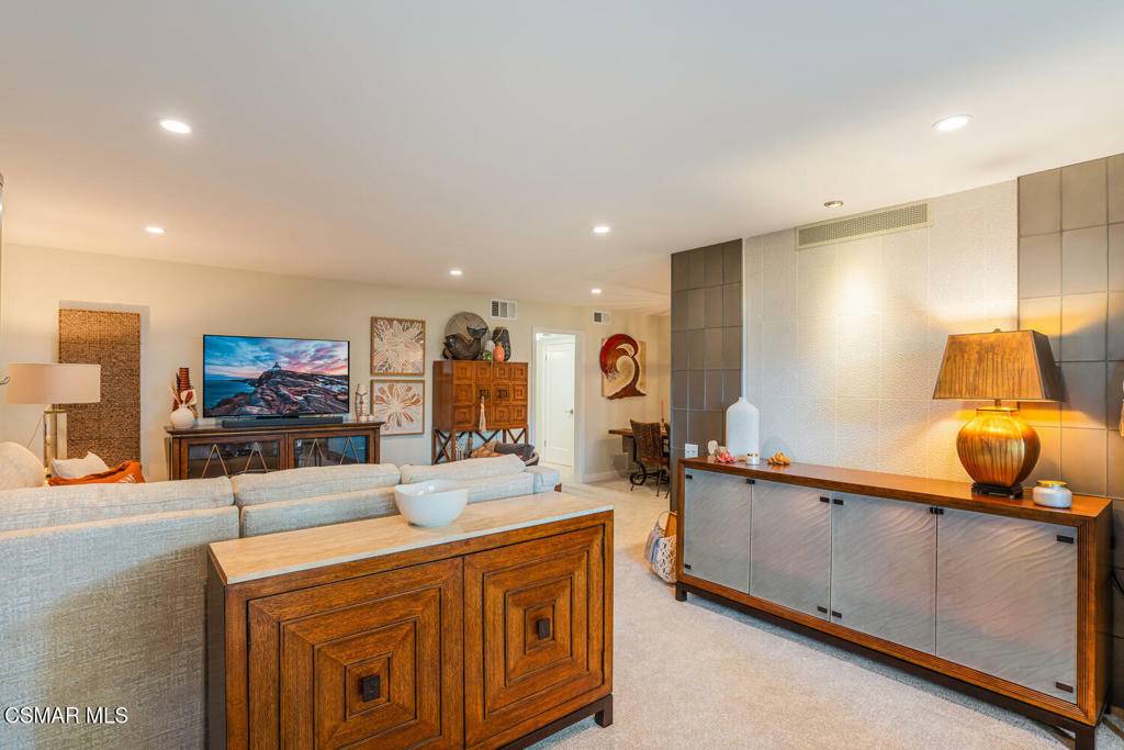 Property Photo:  31556 Agoura Road 2  CA 91361 