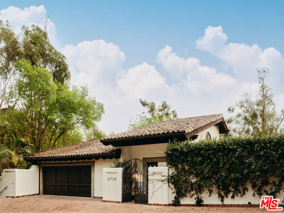 Property Photo: 2729 Nichols Canyon Road CA 90046