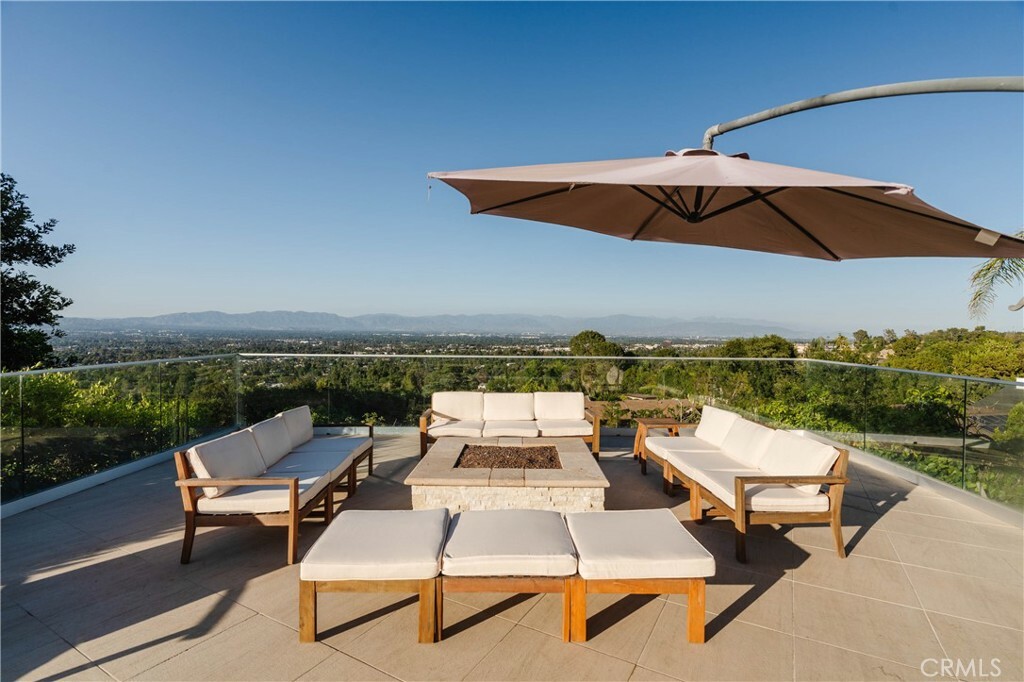 Property Photo: 4935 Calvin Avenue CA 91356