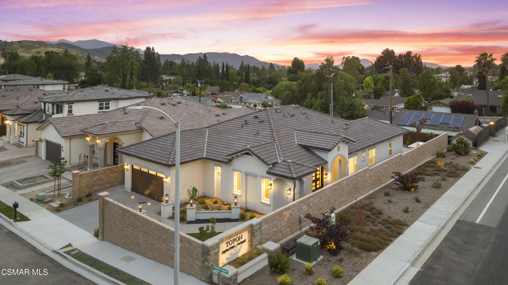 Property Photo: 361 Toyon Court CA 91362
