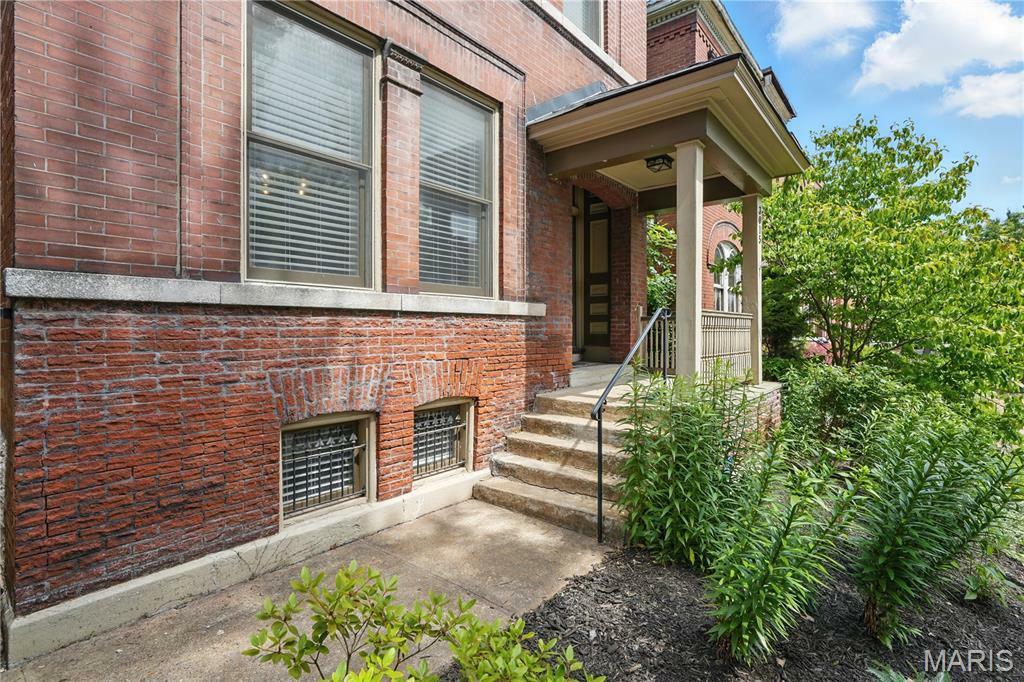 Property Photo: 3015 Indiana Avenue MO 63118