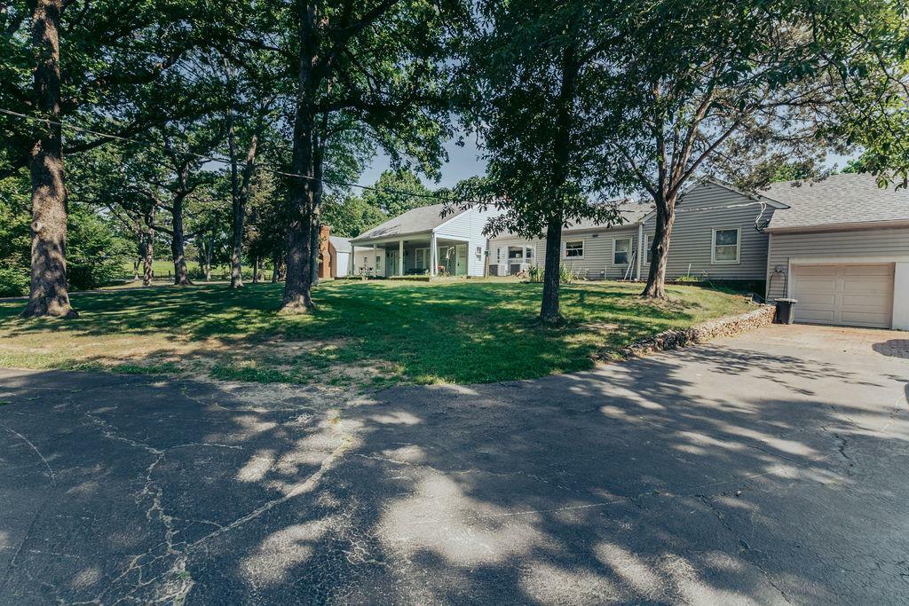 Property Photo: 615 Corisande Hill Road MO 63026