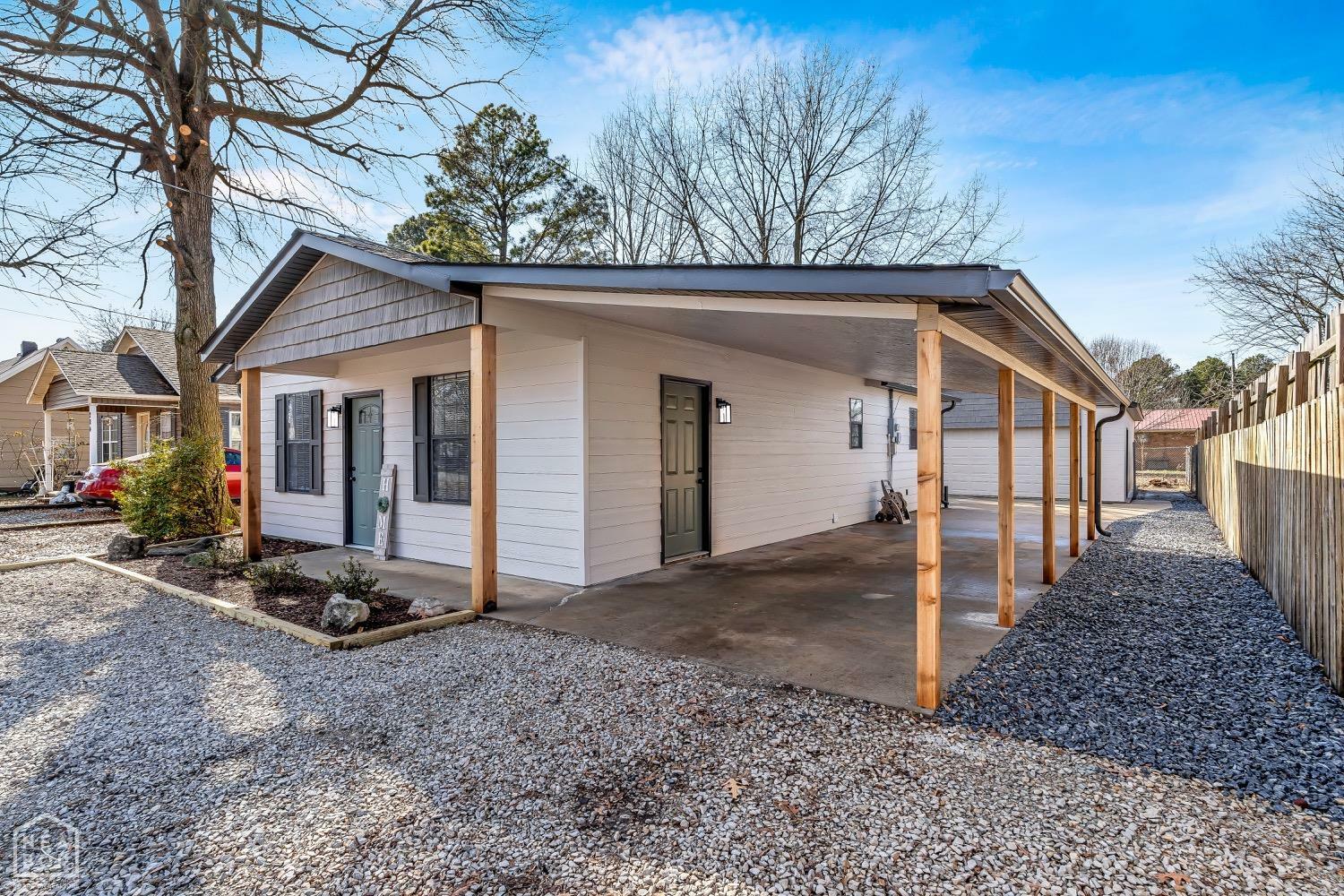 Property Photo: 202 S 14th Avenue AR 72450