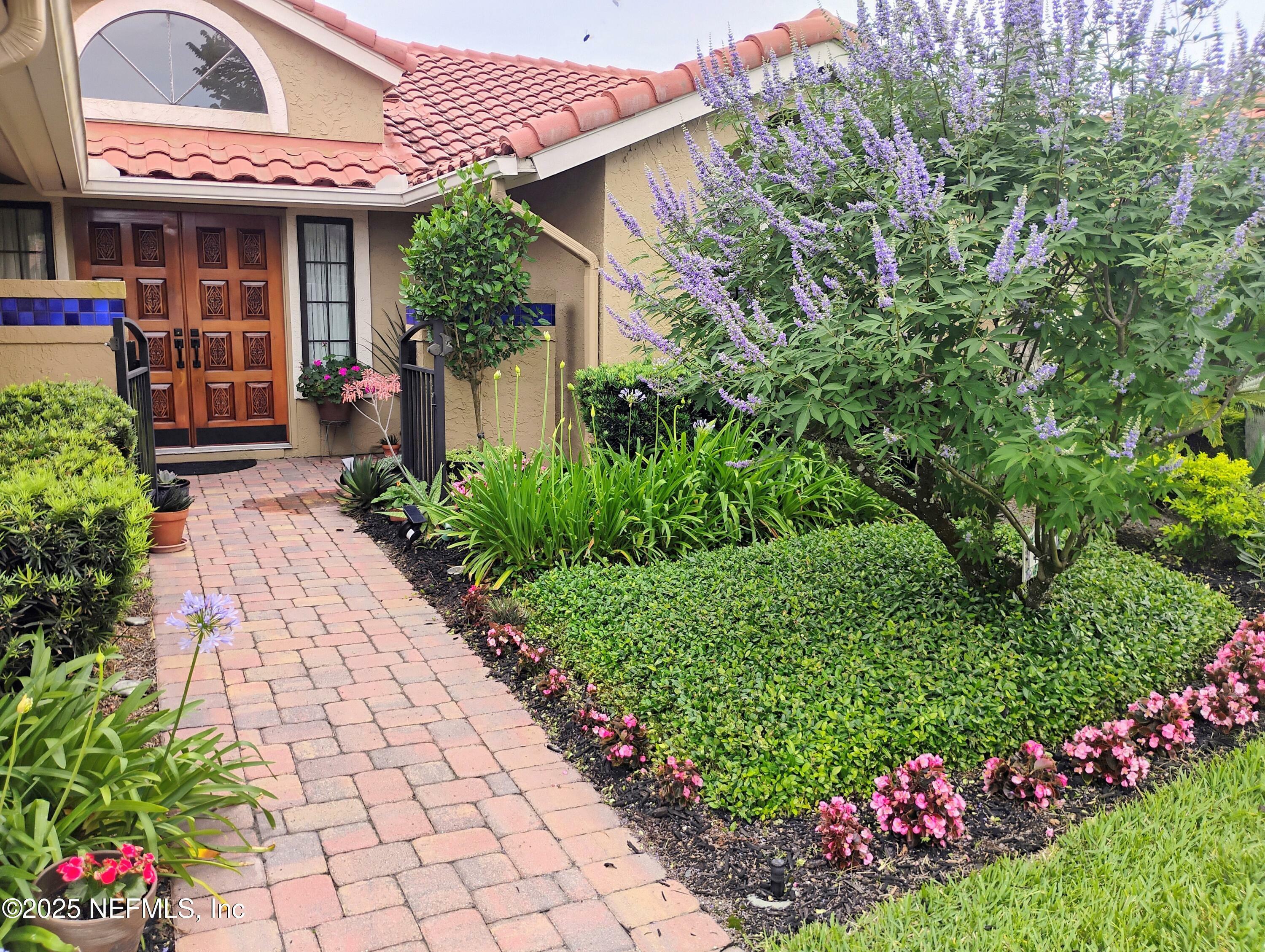 Property Photo: 4026 Corrientes Court E FL 32217