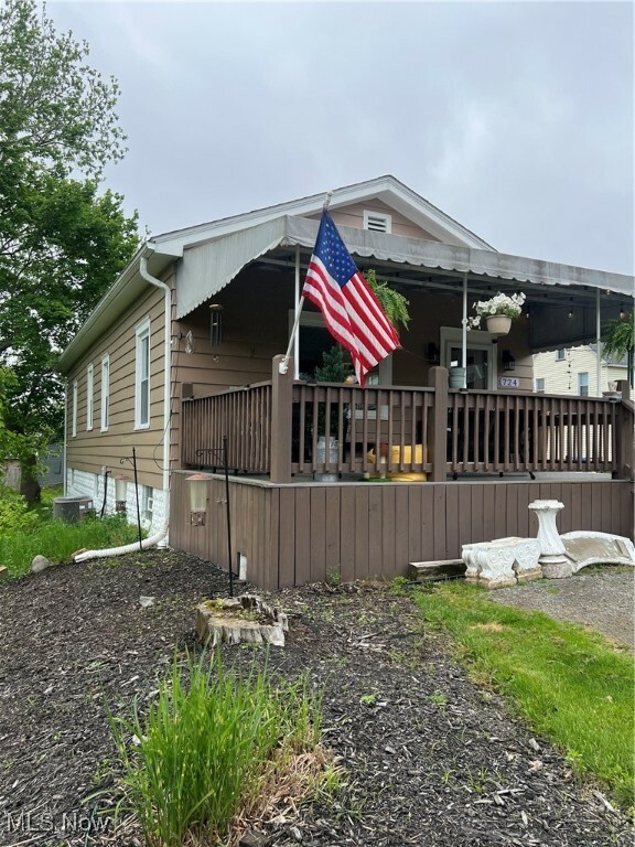 Property Photo: 724 8th Street OH 44471