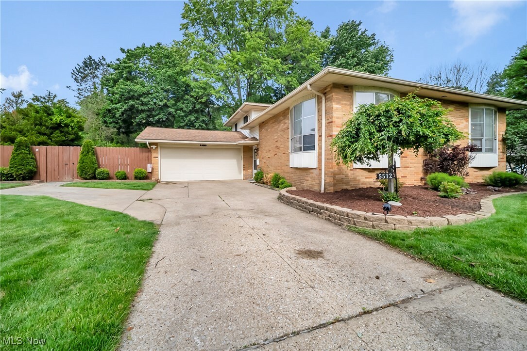 Property Photo: 5512 Berkshire Drive OH 44070