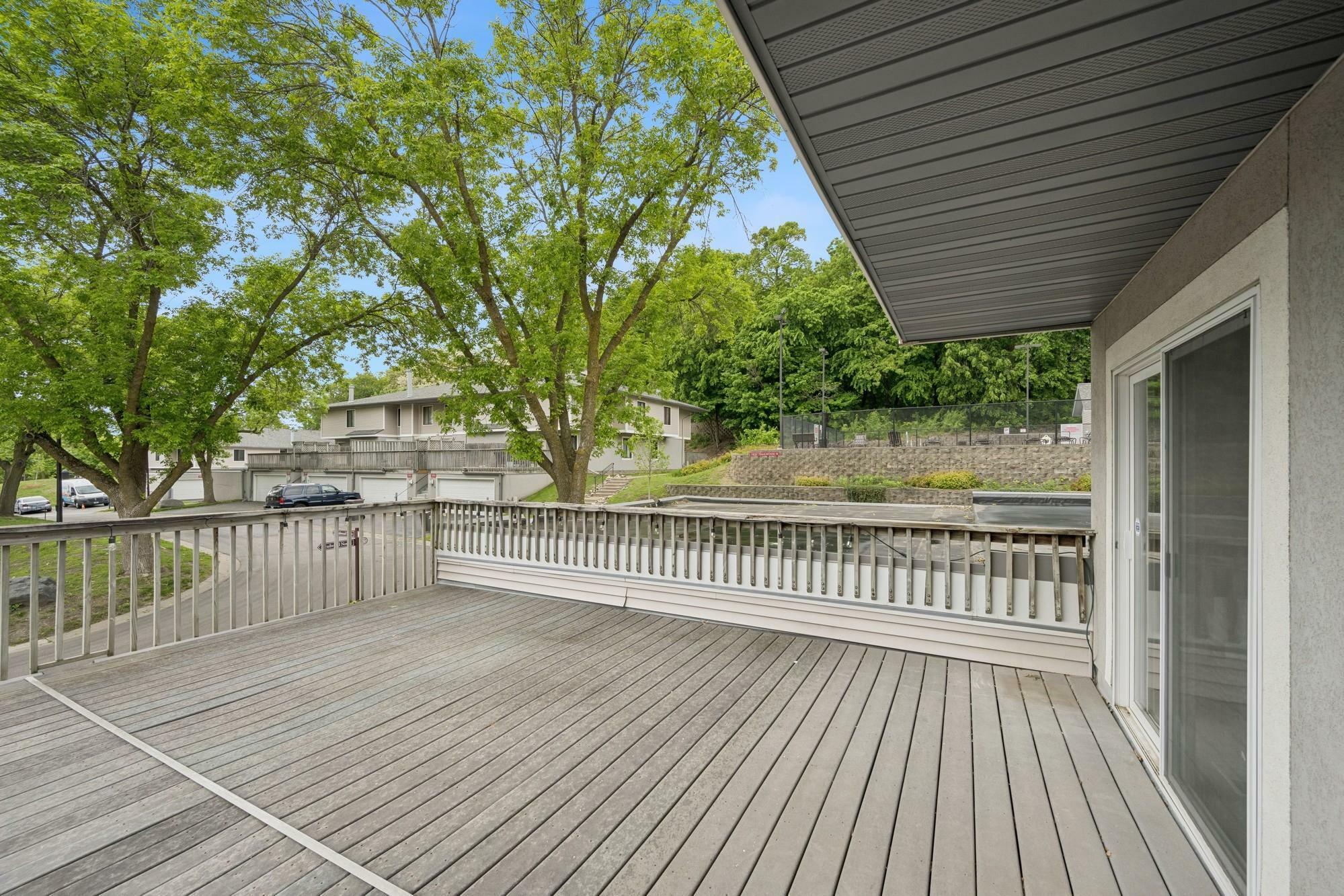 Property Photo:  1217 Trailwood N  MN 55343 
