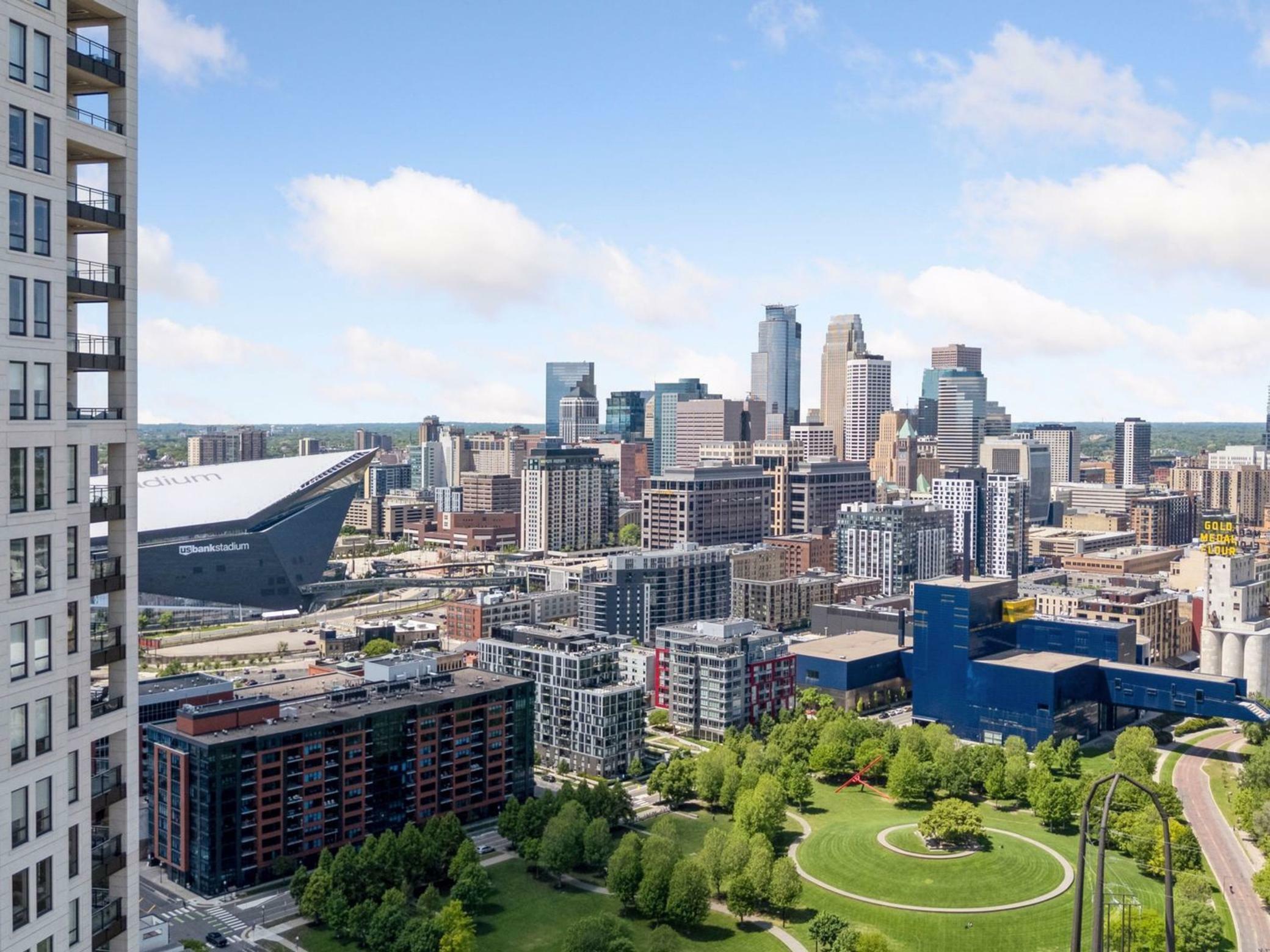 Property Photo: 1111 W River Parkway 33A MN 55415