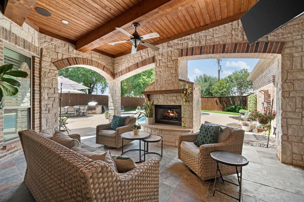 Property Photo: 840 Falcon Lane TX 75019