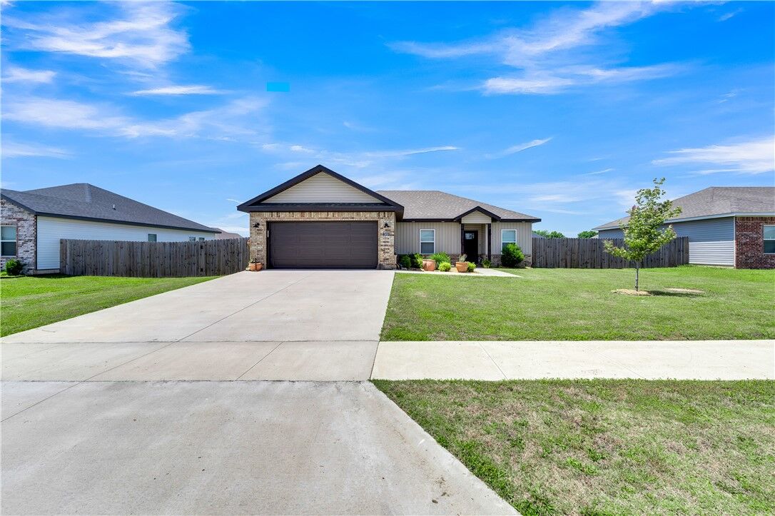 Property Photo: 369 N Wyandotte Street AR 72730