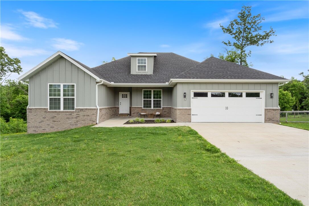 Property Photo:  12 Lockhart Drive  AR 72715 