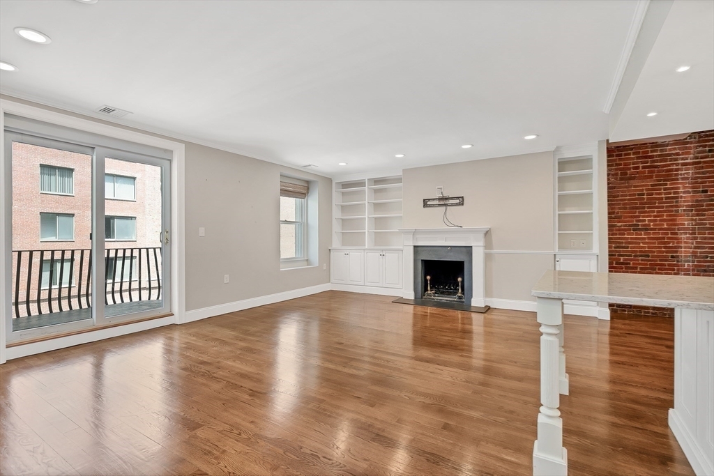 Property Photo: 343 Commercial St 301 MA 02109
