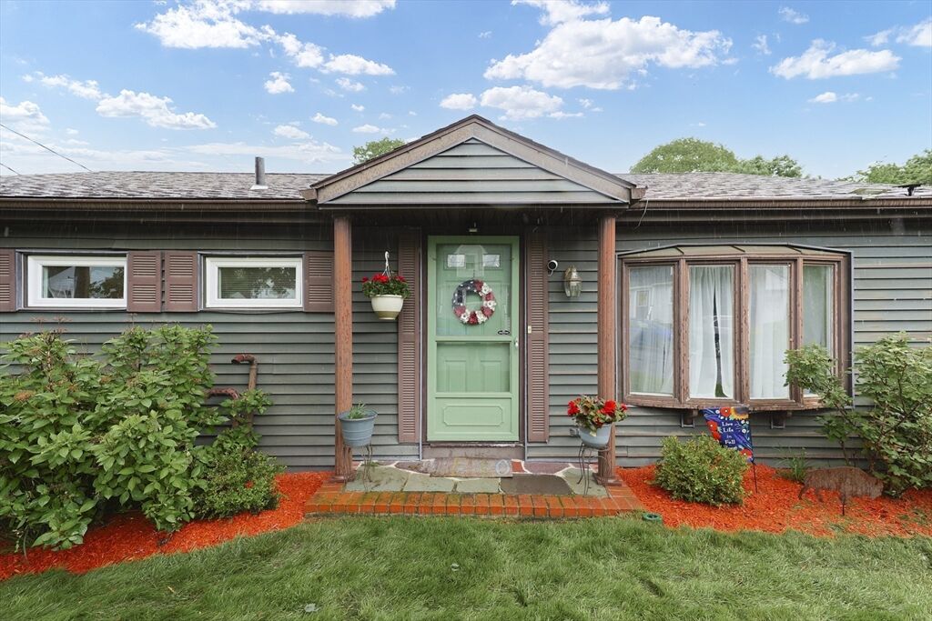Property Photo: 51 Grant Street MA 01757