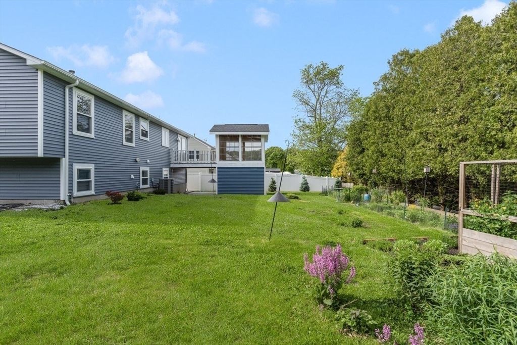 Property Photo: 151 Mohawk Trl RI 02921