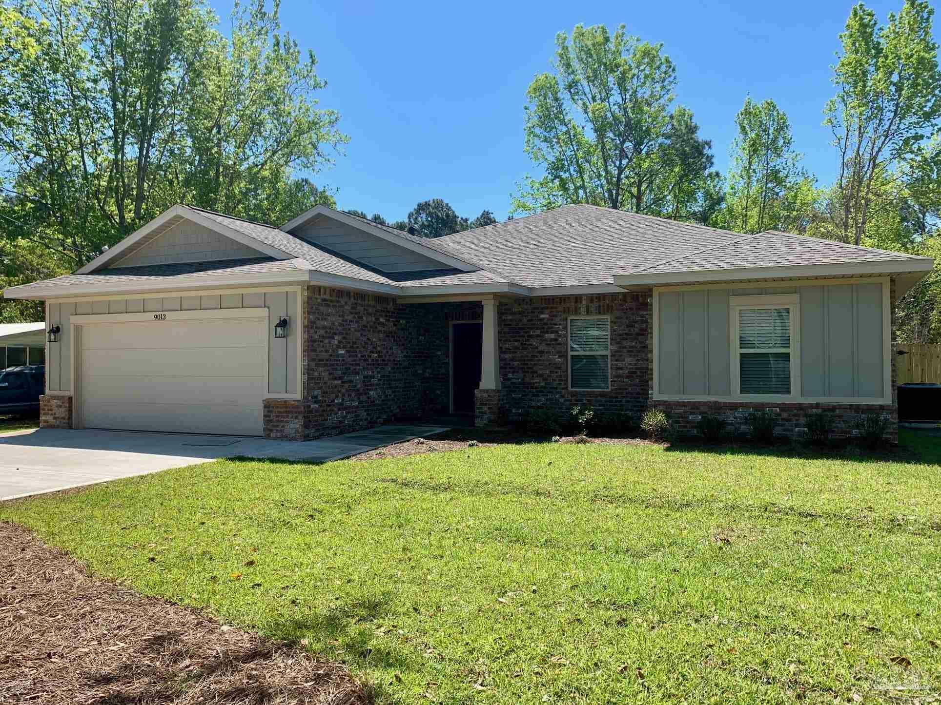 Property Photo: 6621 Rocky Shores Rd FL 32583