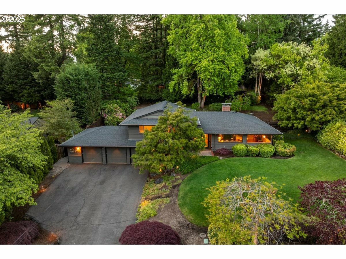 Property Photo: 10205 SW Arborcrest Way OR 97225