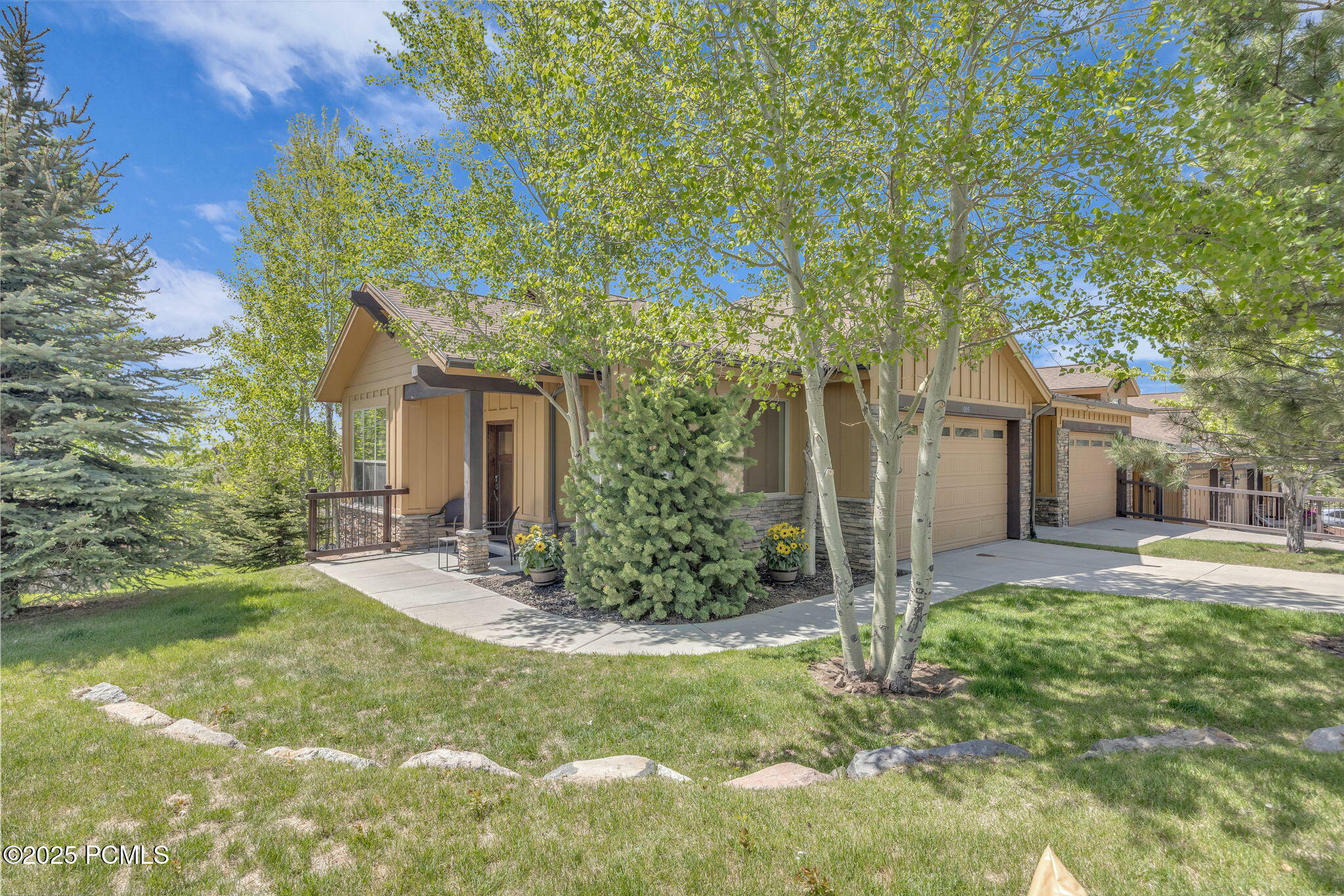 Property Photo: 1009 W White Cloud Trail UT 84036