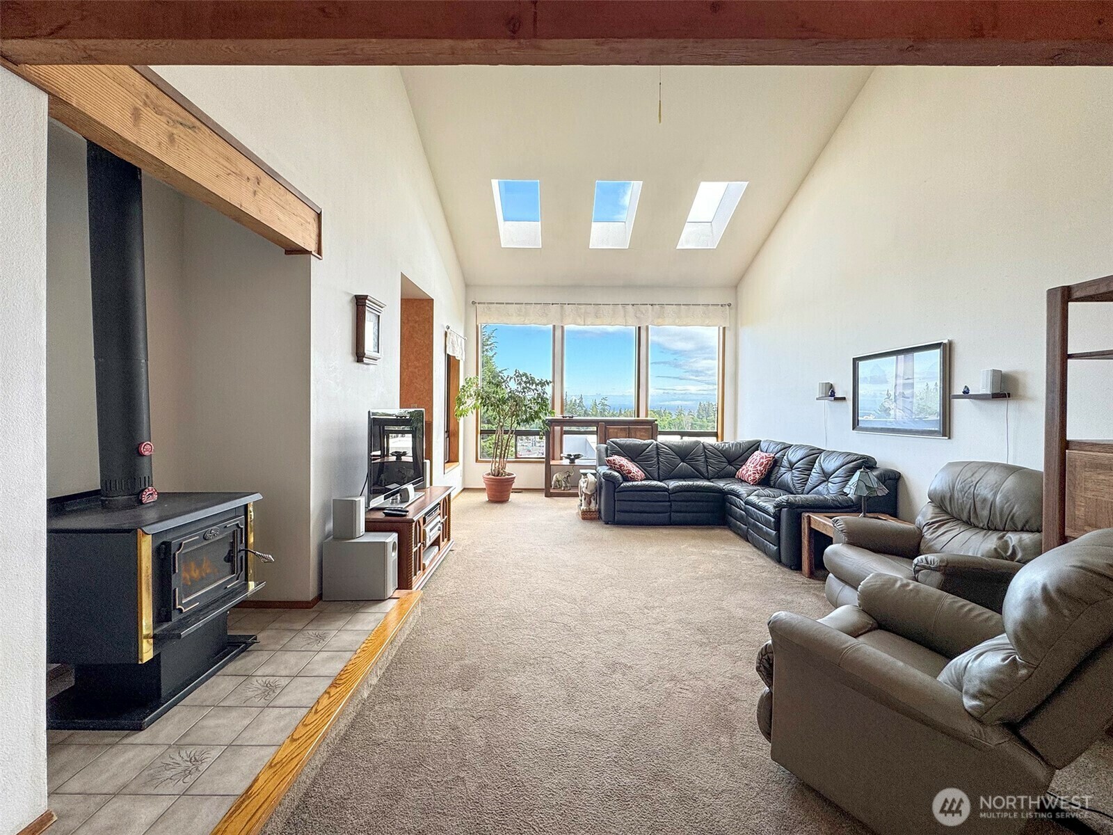 Property Photo:  1813 E 3rd Street  WA 98362 