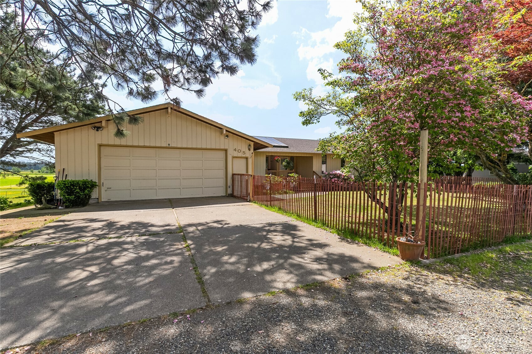 Property Photo: 405 E Wiser Lake Road WA 98264