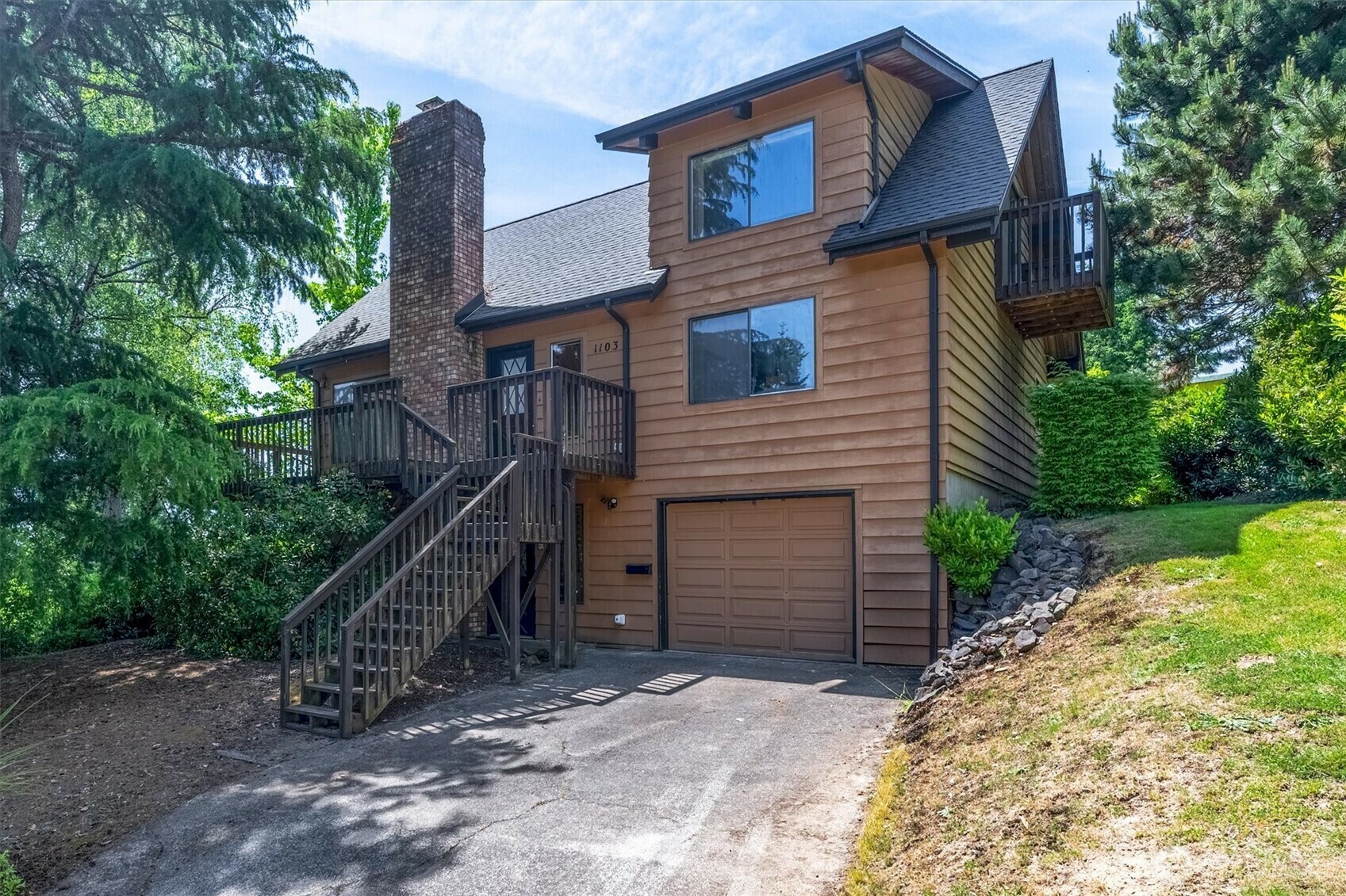 Property Photo: 1103 N 23rd Avenue WA 98626