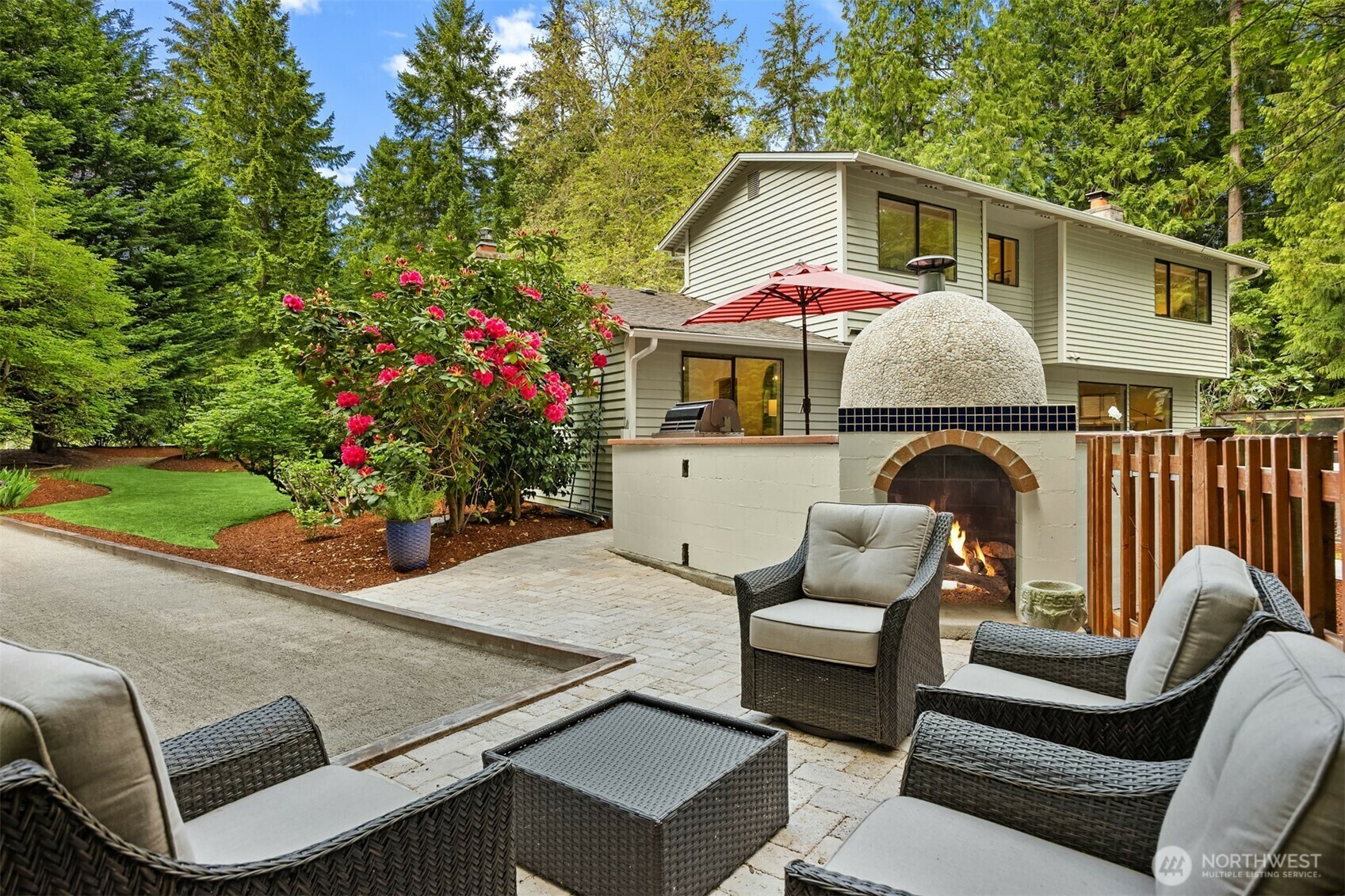 Property Photo: 6405 NE Dapple Court WA 98110