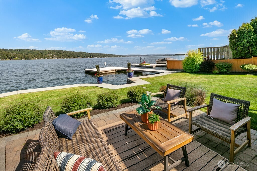 Property Photo: 13190 Riviera Place NE WA 98125