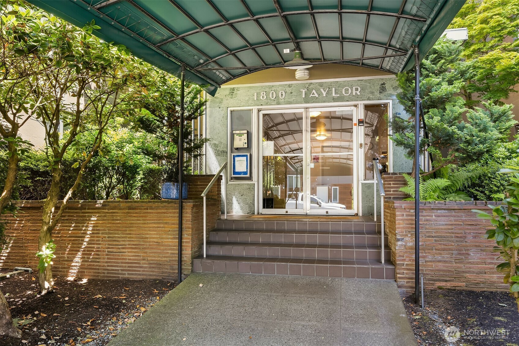 1800  Taylor Avenue N 1  Seattle WA 98109 photo