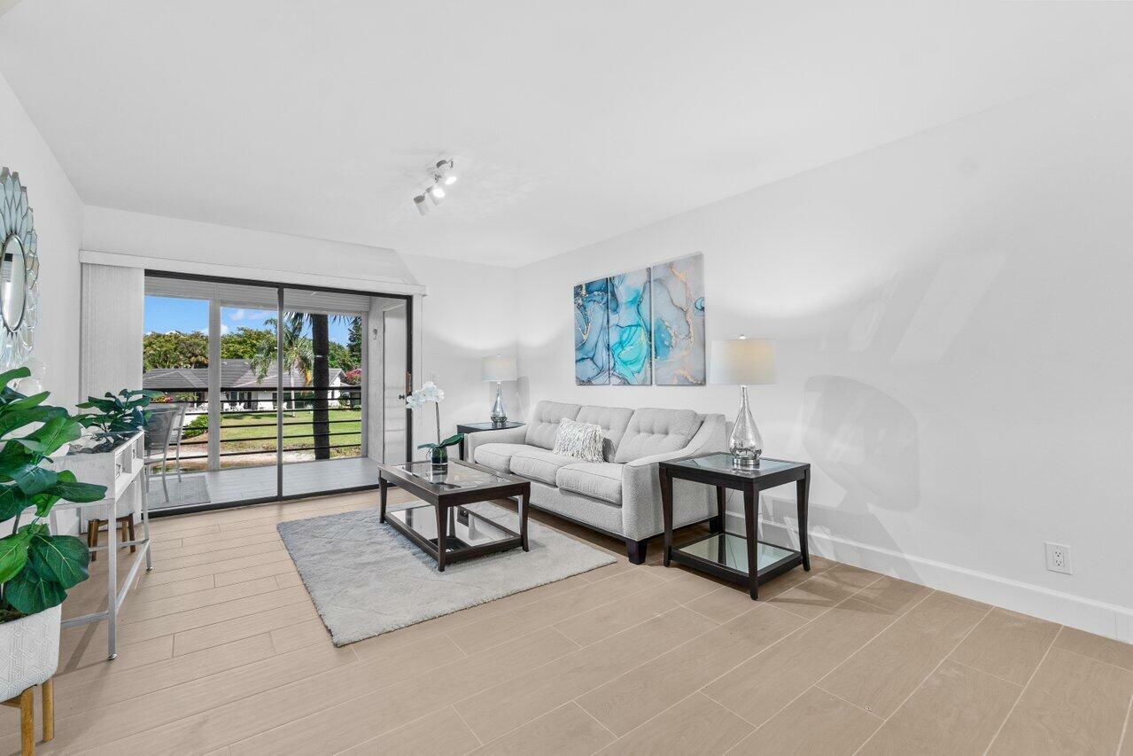 Property Photo: 10092 Cedar Point 204 Boulevard 204 FL 33437