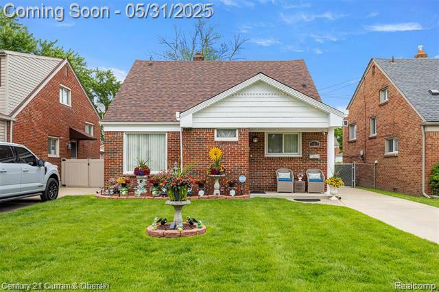 Property Photo:  15210 Russell Avenue  MI 48101 