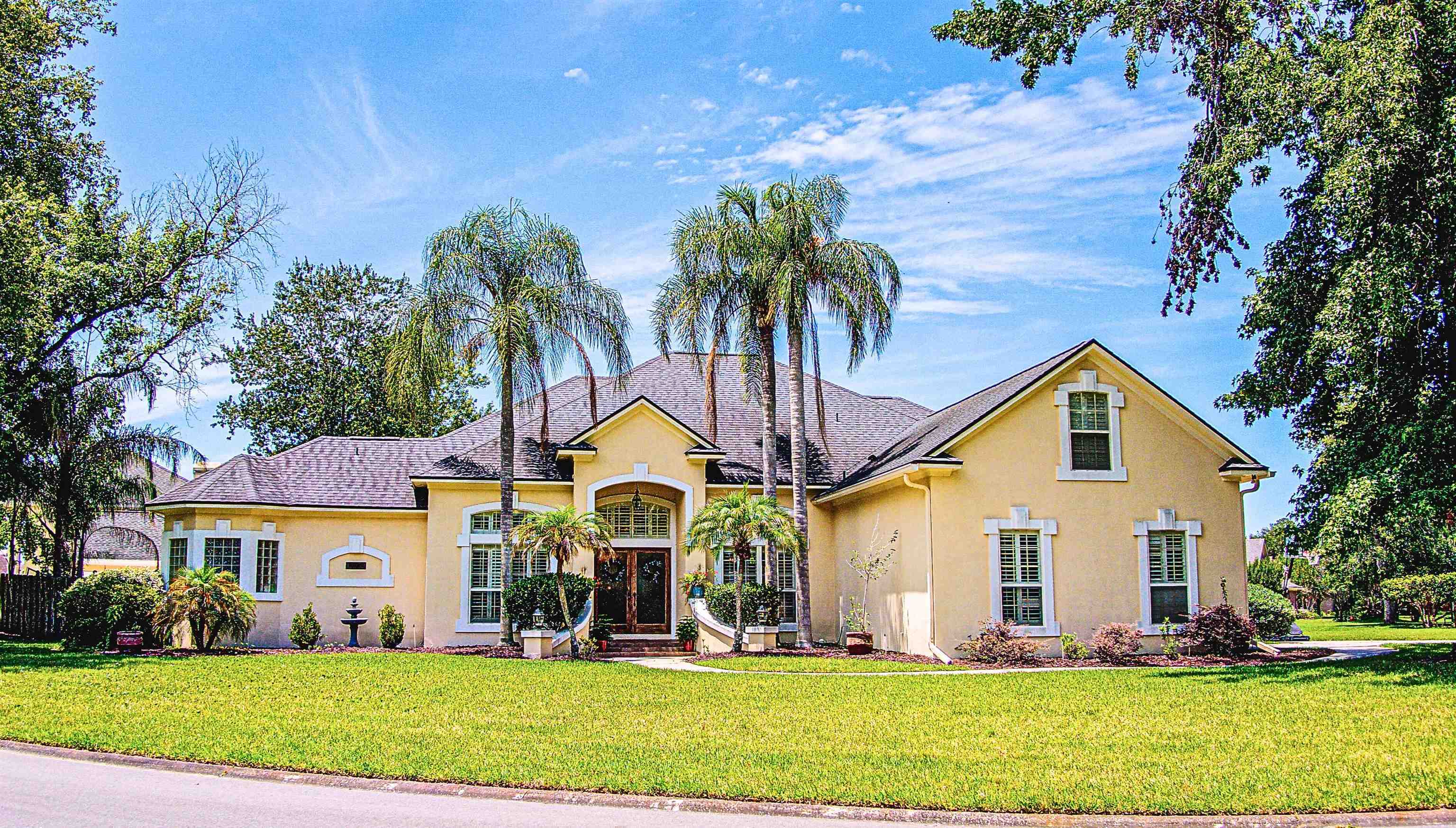Property Photo: 12232 Lashbrook Ct FL 32223