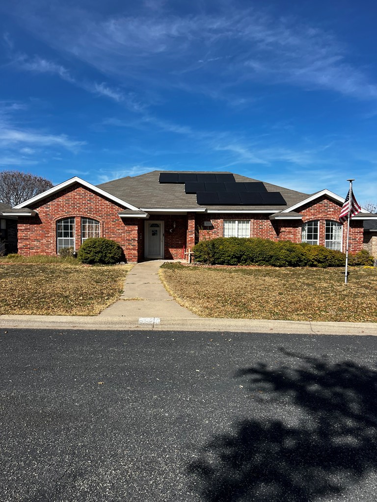 Property Photo: 3514 Shadyhill Dr TX 76904
