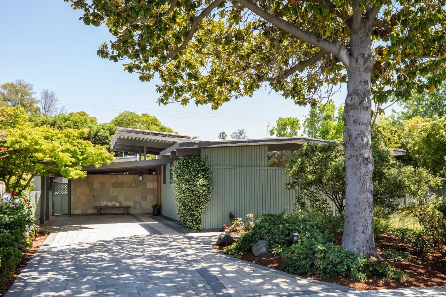 Property Photo: 86 Roosevelt Circle CA 94306