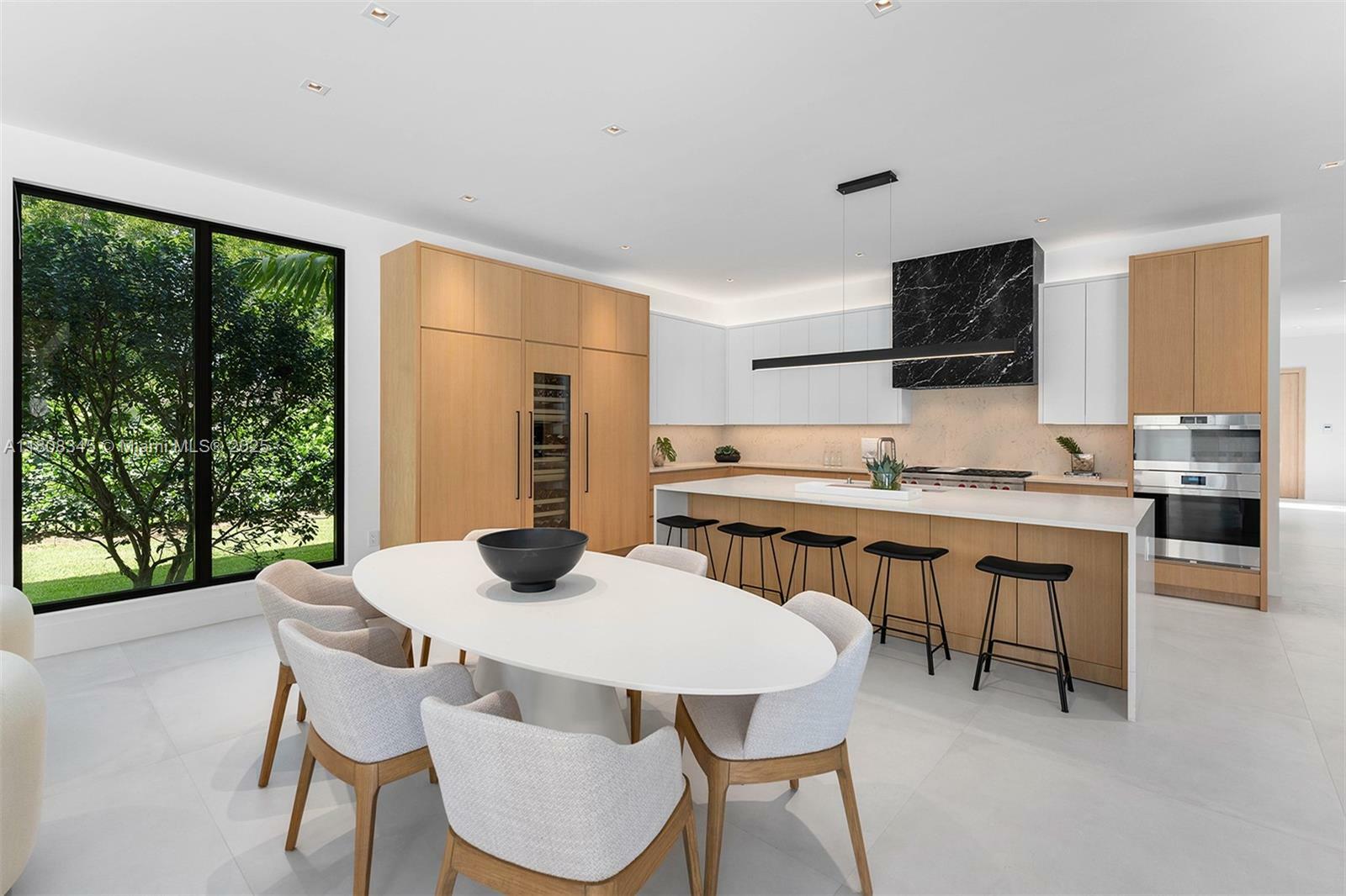 Property Photo: 11001 SW 65 Ave FL 33156