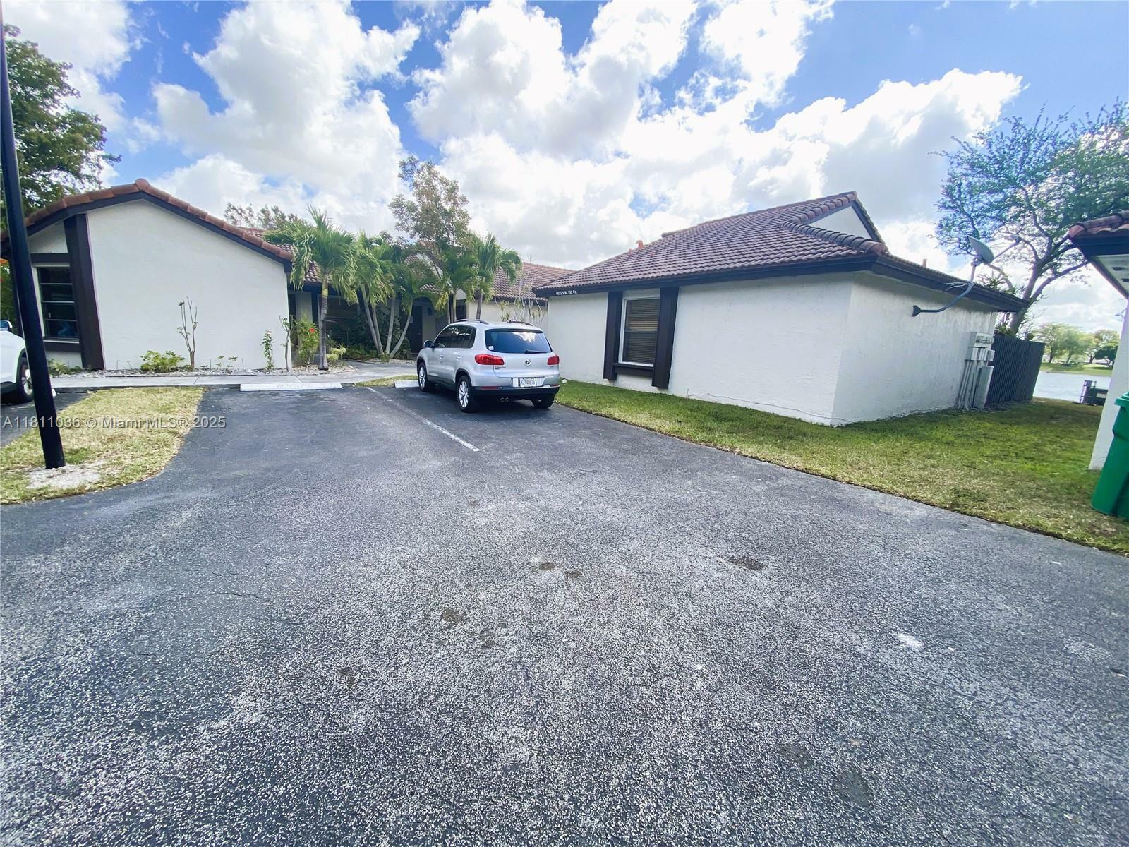 Property Photo: 4825 SW 152nd Ct 29H FL 33185