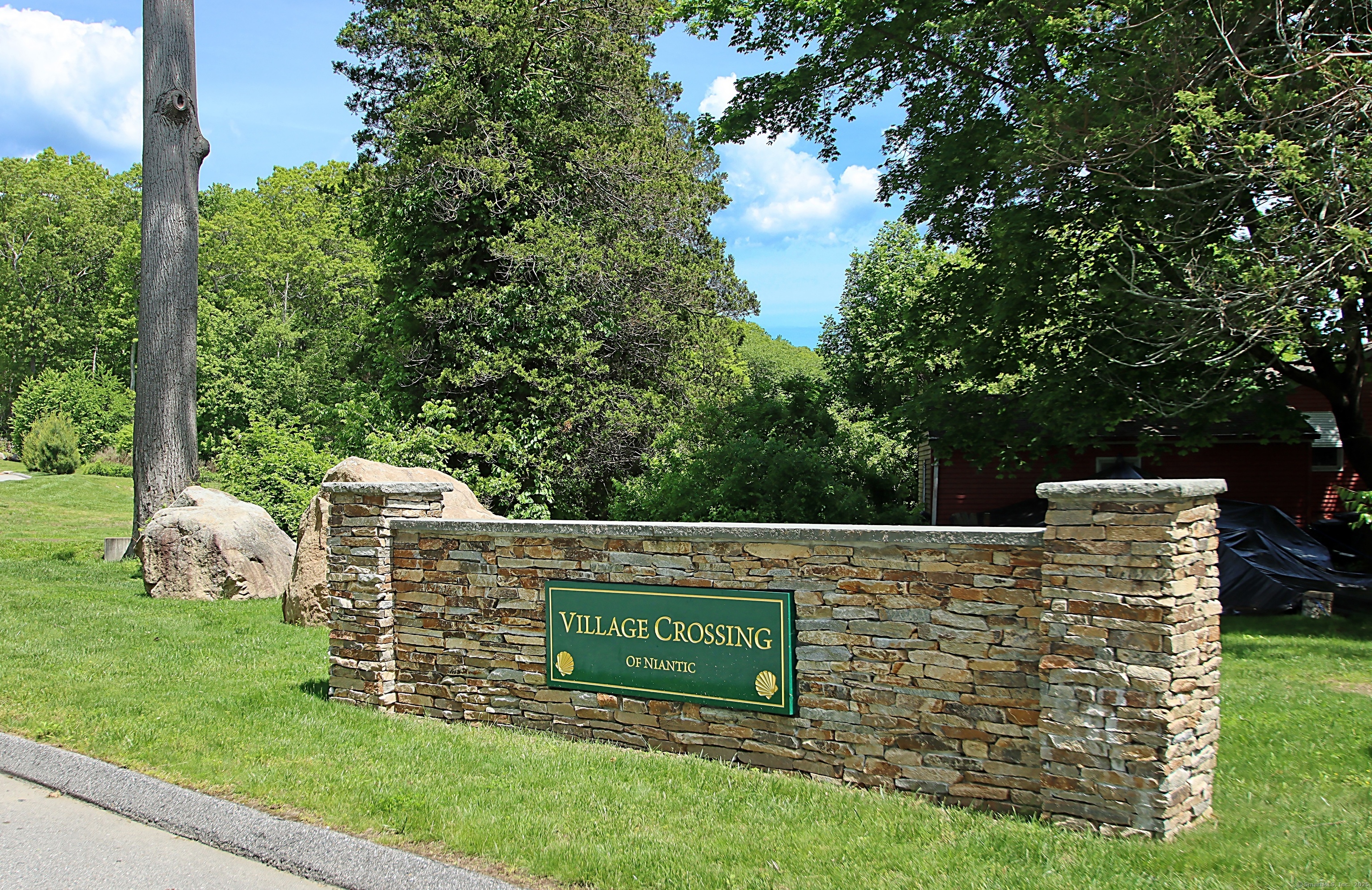 Property Photo:  35 Village Crossing 35  CT 06357 