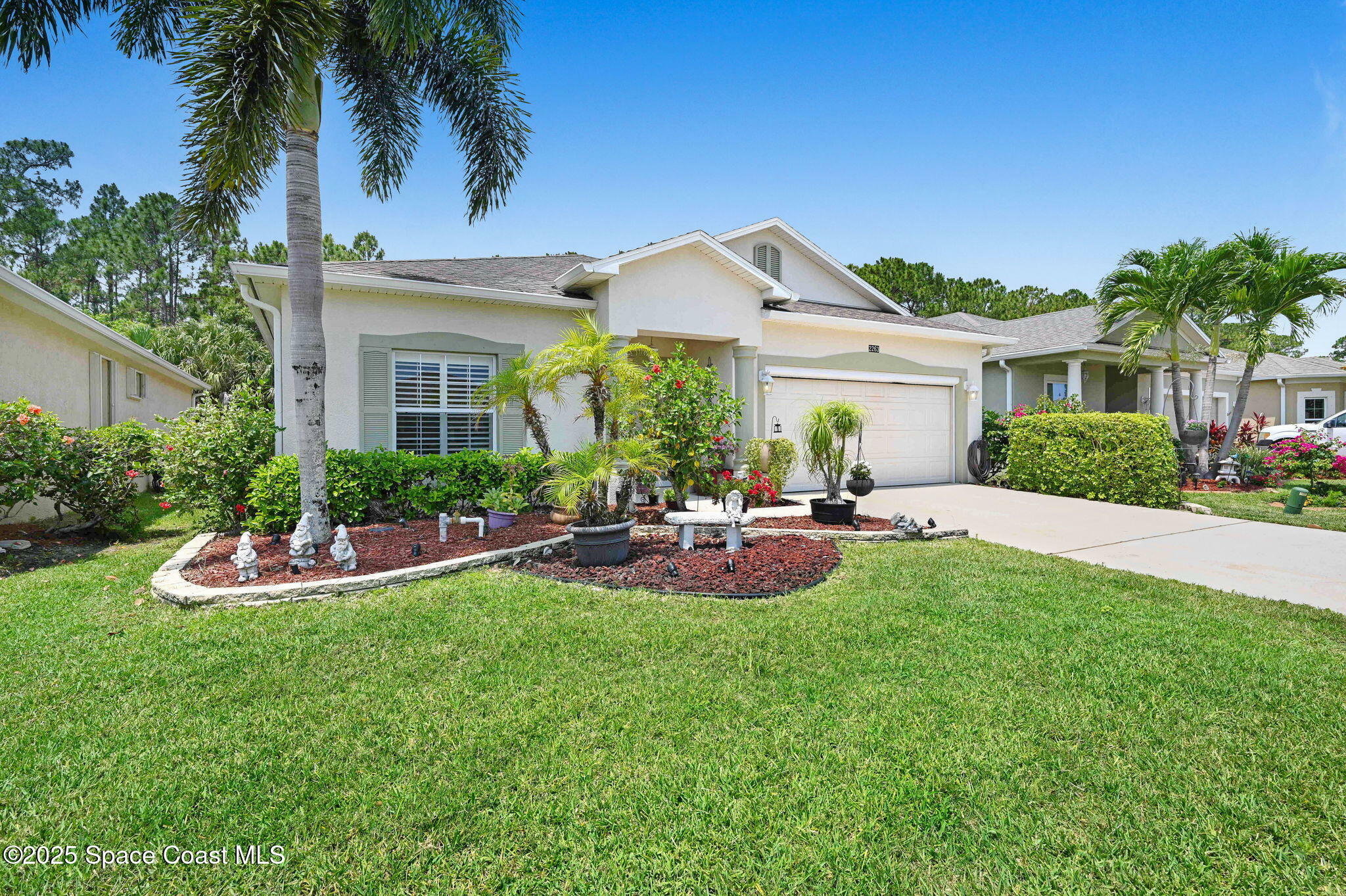 Property Photo: 2263 Chinaberry Circle SE FL 32909