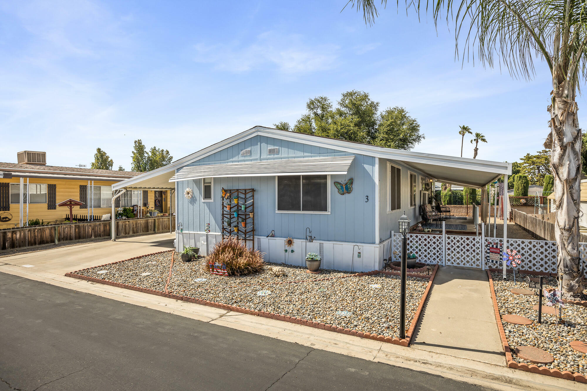 Property Photo: 2627 W Midvalley Spc 3 Avenue CA 93277