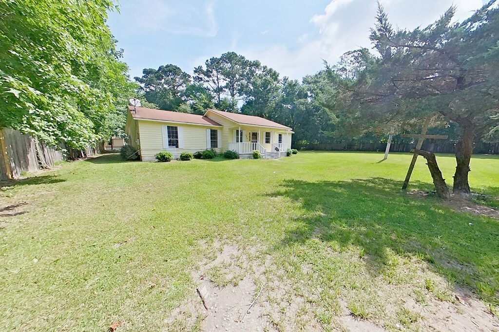 Property Photo: 452 Bn Railroad Cir GA 31626