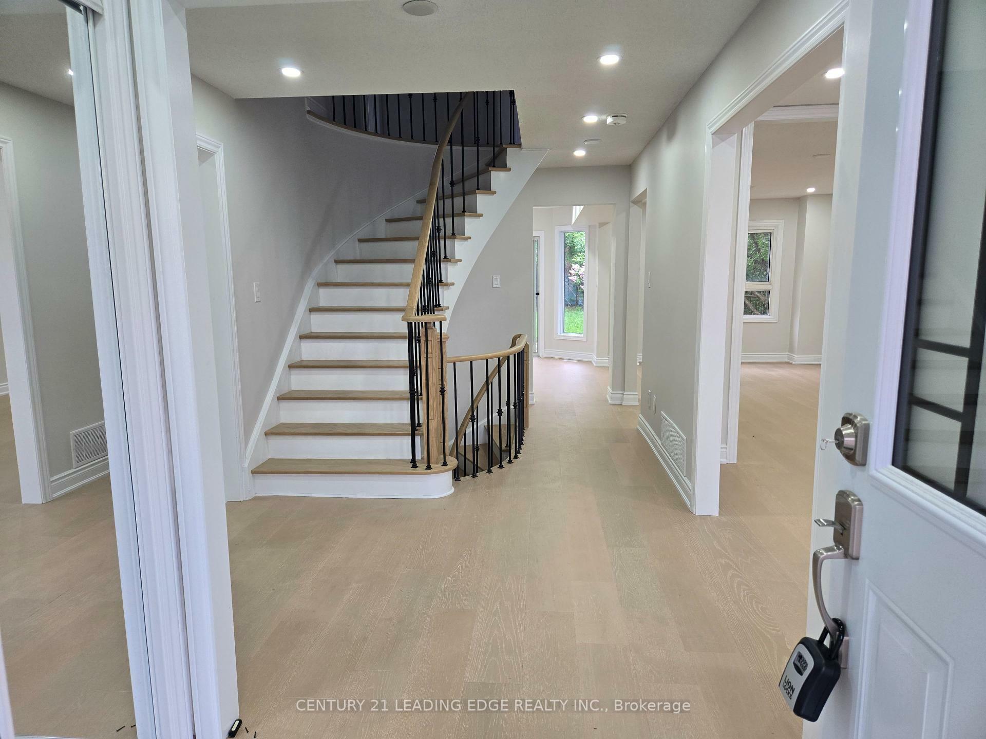 Photo de la propriété: 8 Bloomingdale Drive Main ON L6W 3Z6