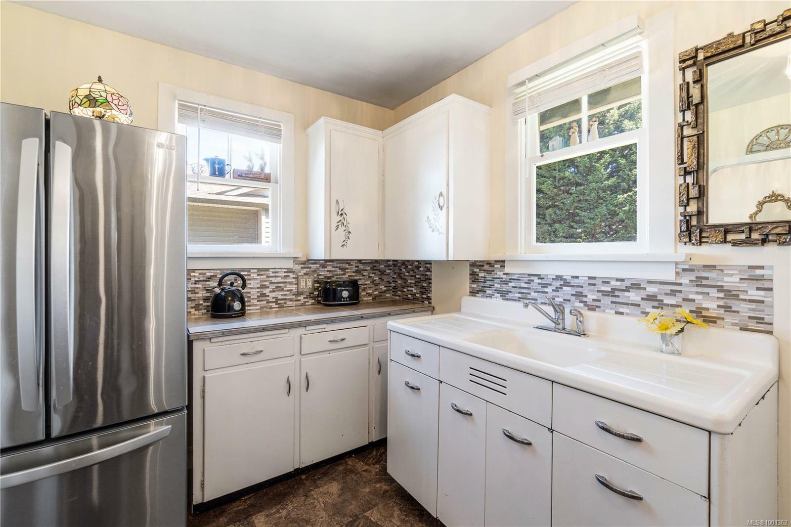 Property Photo: 1733 Northfield Rd BC V9S 3B1
