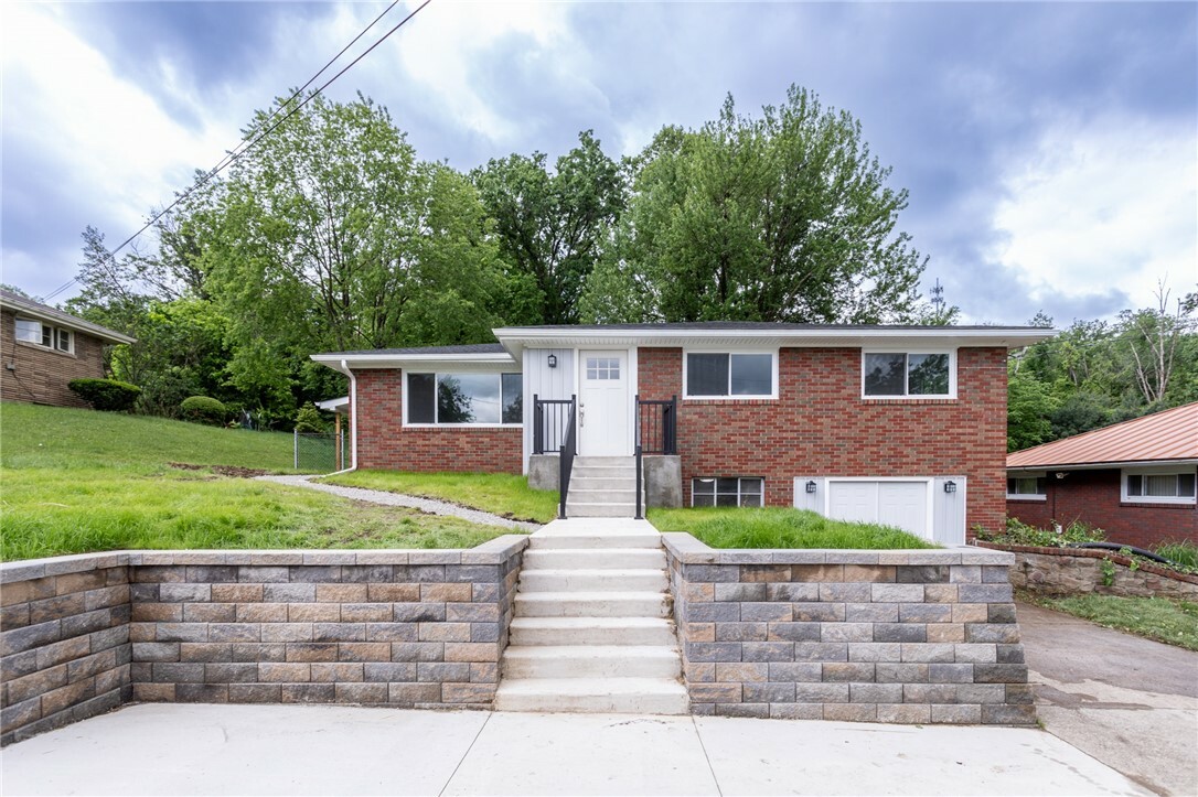 Property Photo: 5 Albert St PA 15401