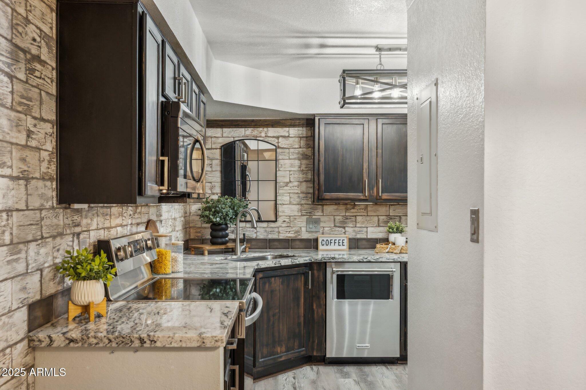 Property Photo: 8787 E Mountain View Road 2100 AZ 85258
