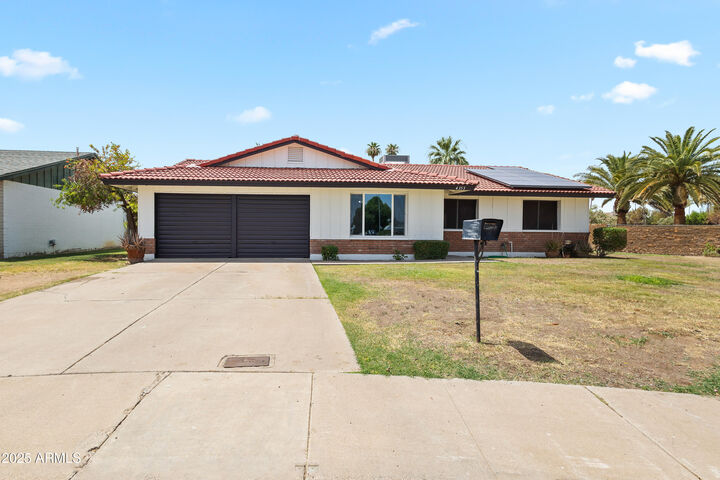 Property Photo:  4353 W Mescal Street  AZ 85304 